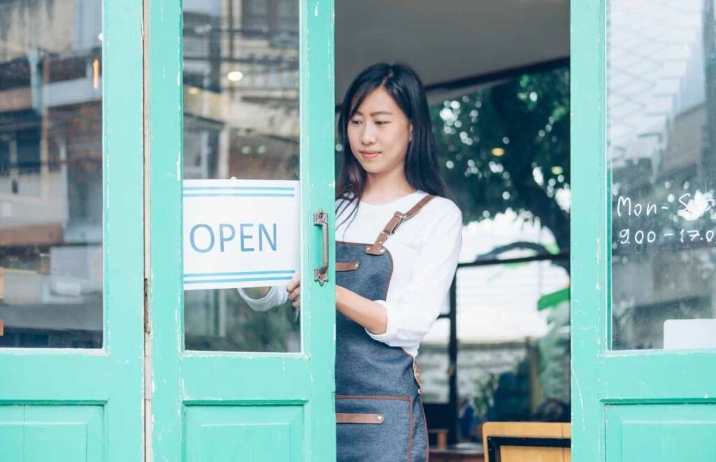 9 Pros and Cons of Starting/Running a Small Business